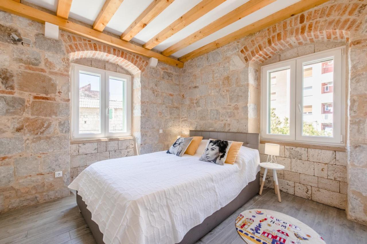 Jes Old Town Luxury Rooms Split Exterior photo